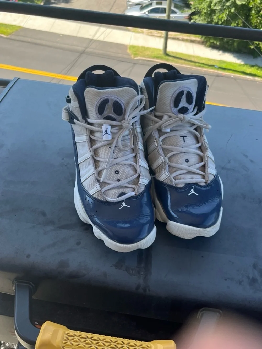 Jordan sneakers navy